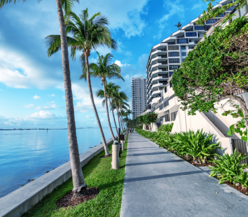 Amazing oceanfront apartment